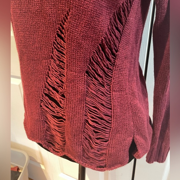 Guess Distressed Sweater w/ Cold Shoulders Size XS - Picture 3 of 9